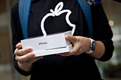 苹果跌近 1%，没能打破 iPhone 发布当天股价下跌魔咒
