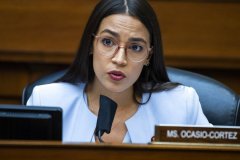 美议员：Facebook 严重宕机凸显垄断风险，应该将其分拆